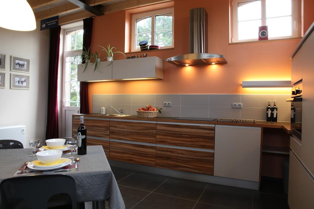 Station Racour Villa Landen Exterior foto